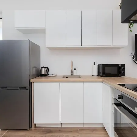 Park De Gaulle Wrzeszcz By Renters Apartment Gdansk