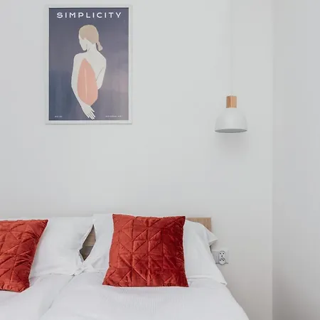 Park De Gaulle Wrzeszcz By Renters Apartment *