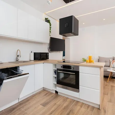 Park De Gaulle Wrzeszcz By Renters Gdansk