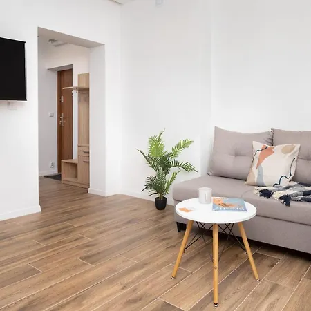 Park De Gaulle Wrzeszcz By Renters Apartment